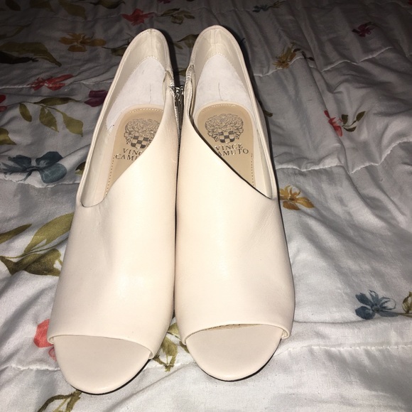 vince camuto careeta pump
